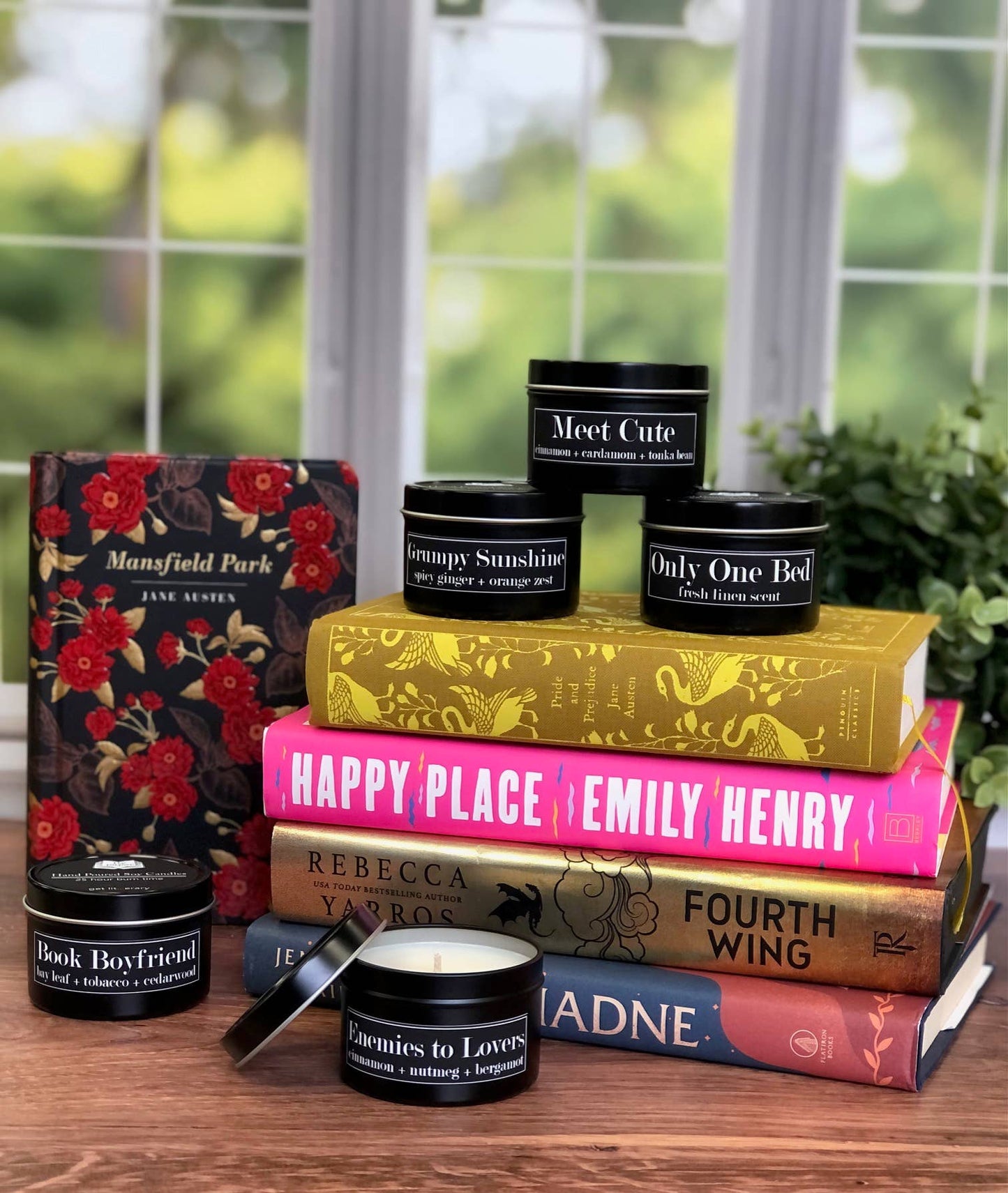 Fly Paper Products - Book Boyfriend 4oz Candle Bay Leaf + Tobacco + Cedarwood