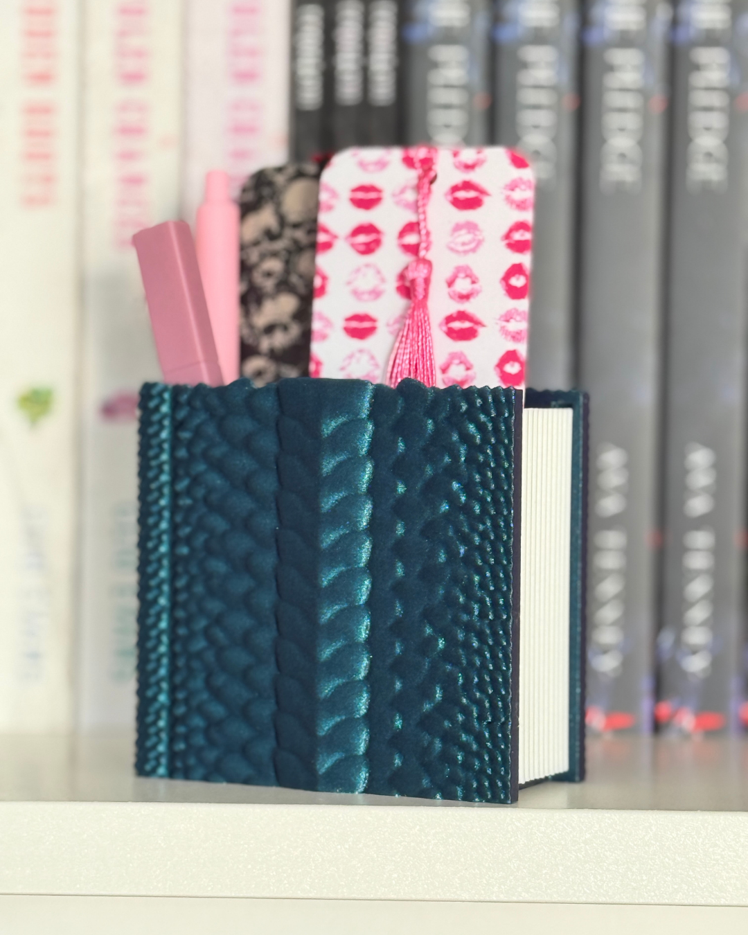 TRR Dragon Scale Bookmark Holder - Bookshelf and Desk Accessory