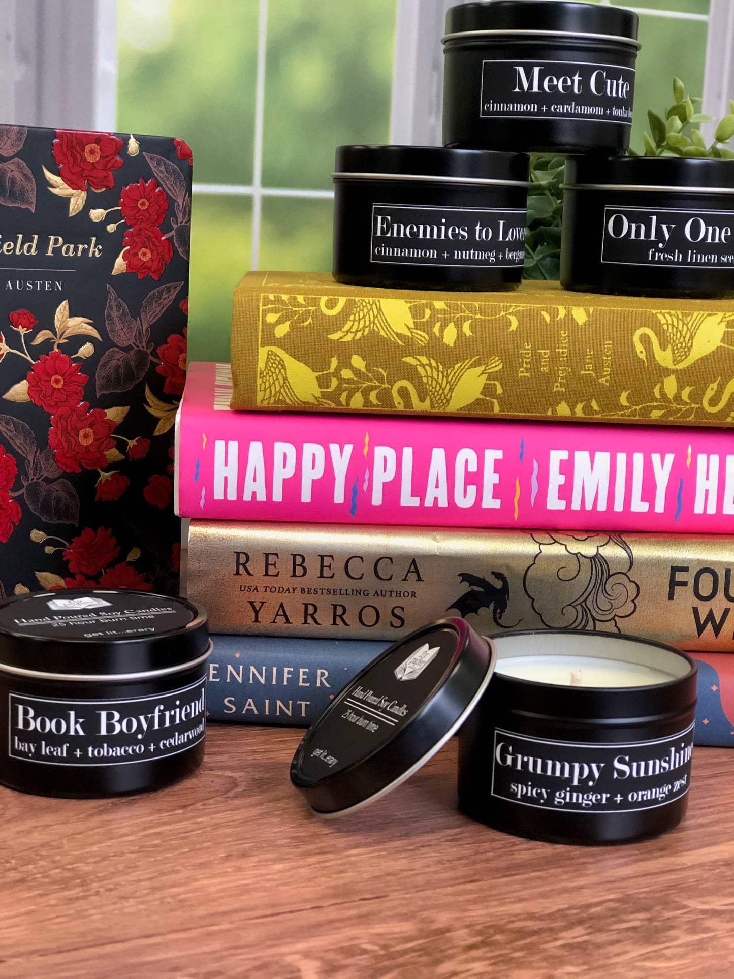 Fly Paper Products - Book Boyfriend 4oz Candle Bay Leaf + Tobacco + Cedarwood